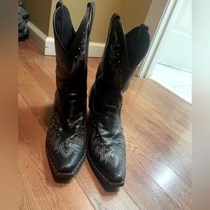 Women’s size 11B short black Ariat boots
